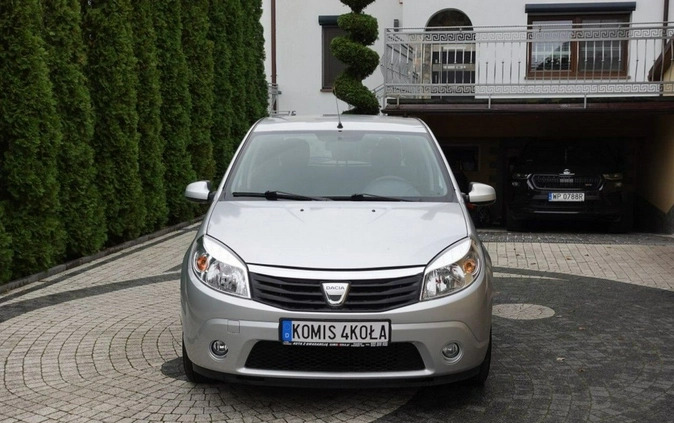 Dacia Sandero cena 15900 przebieg: 111000, rok produkcji 2011 z Dobrodzień małe 137